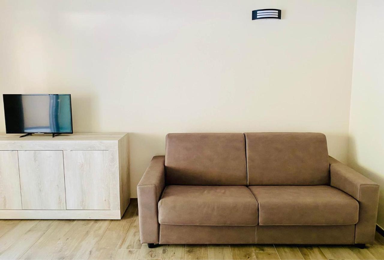 Nuova Residenza Dei 7 Pini A Pochi Passi Dal Mare Apartment Porto Pino Exterior photo